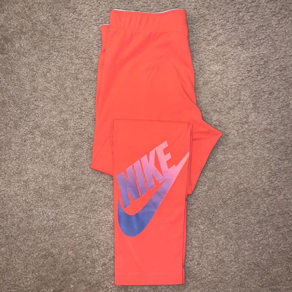 NIKE Cropped Coral Leggings SZ Small